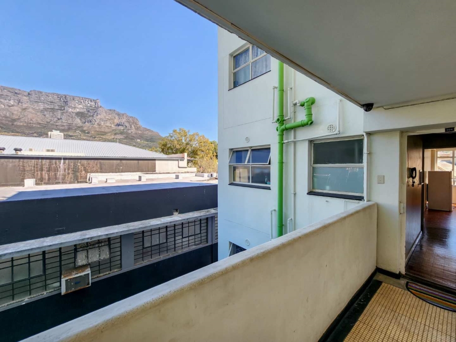 2 Bedroom Property for Sale in Gardens Western Cape